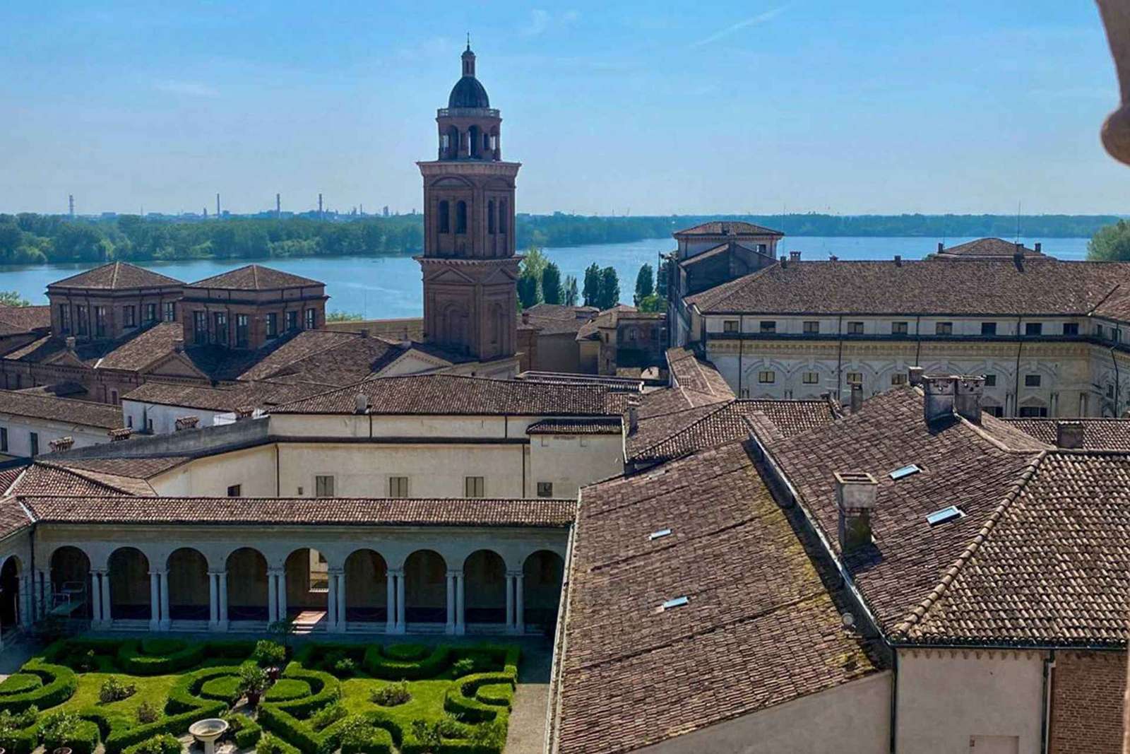 Audio-guided visit to the bell tower of the Mantua Cathedral