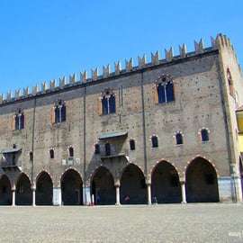 Mantua: Town Highlights and Monuments Walking Tour