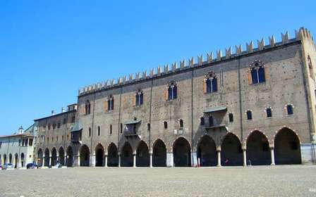 Mantua: Town Highlights and Monuments Walking Tour