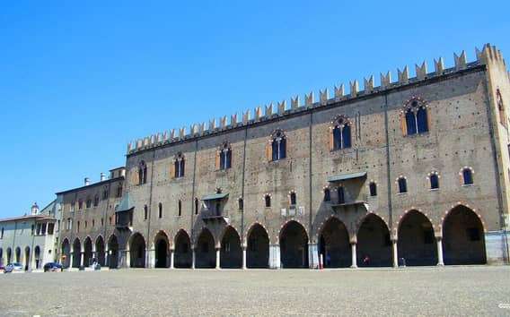 Mantua: Town Highlights and Monuments Walking Tour
